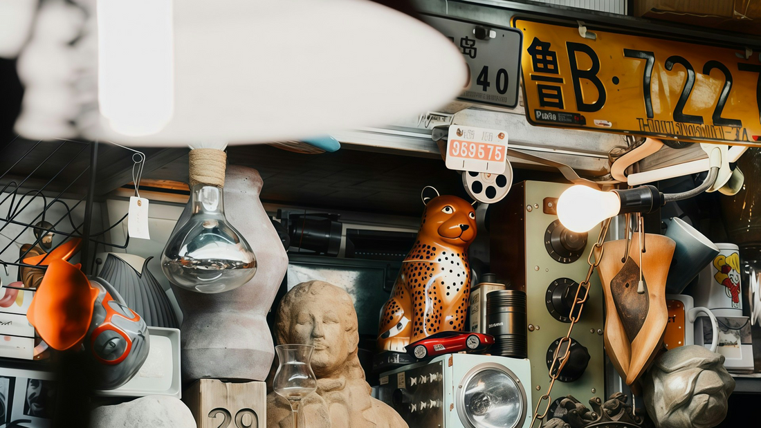 Minimalist vs Maximalist: Two Luxury Approaches to Shelf Styling