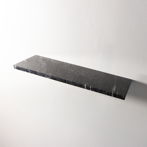 Black Floating Without Prop